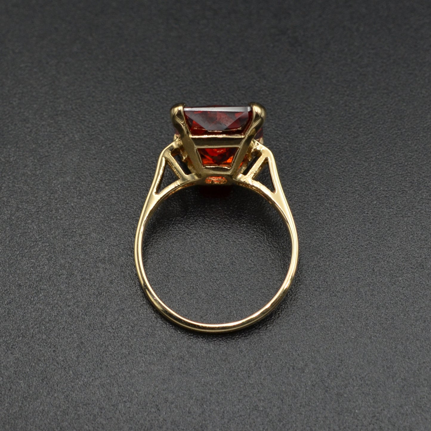 Vintage Pyrope-Spessartite Garnet and 14k Gold Ring