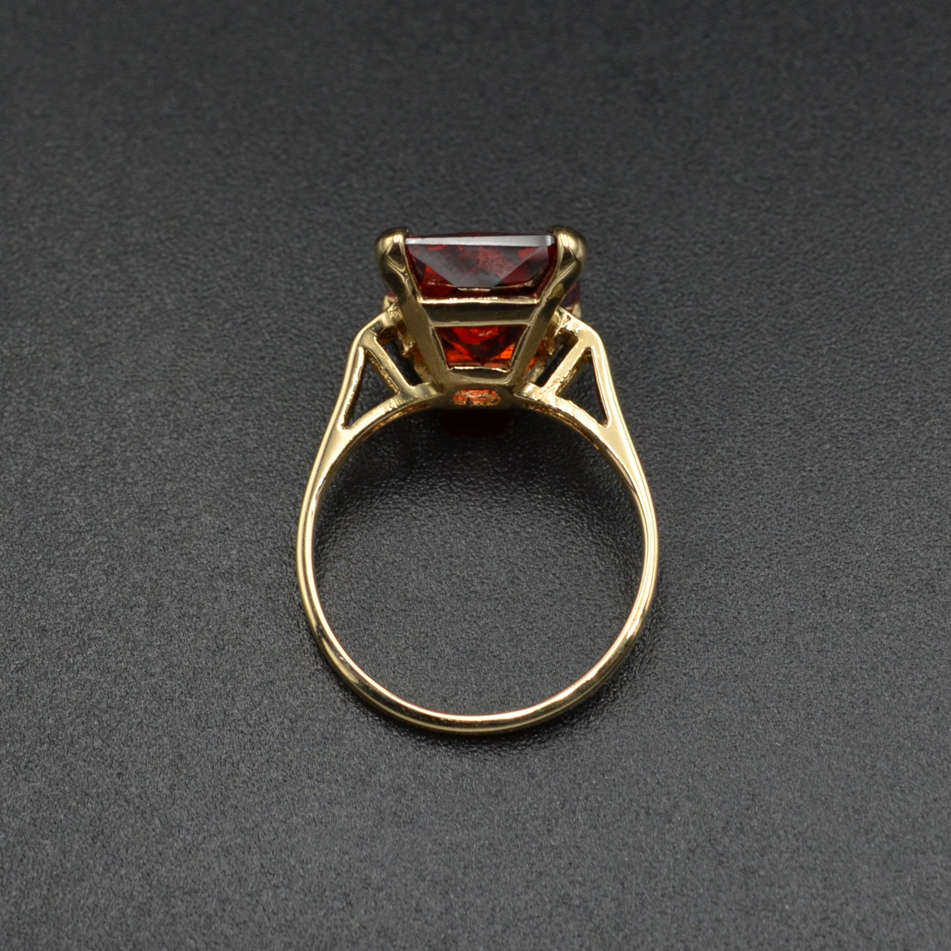 Vintage Pyrope-Spessartite Garnet and 14k Gold Ring