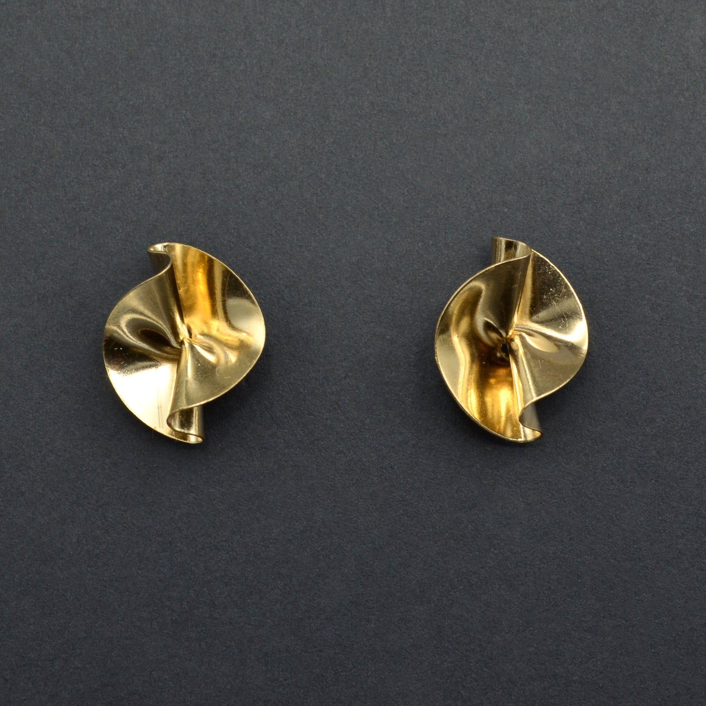 Vintage 14k Gold Folded Disc Earrings