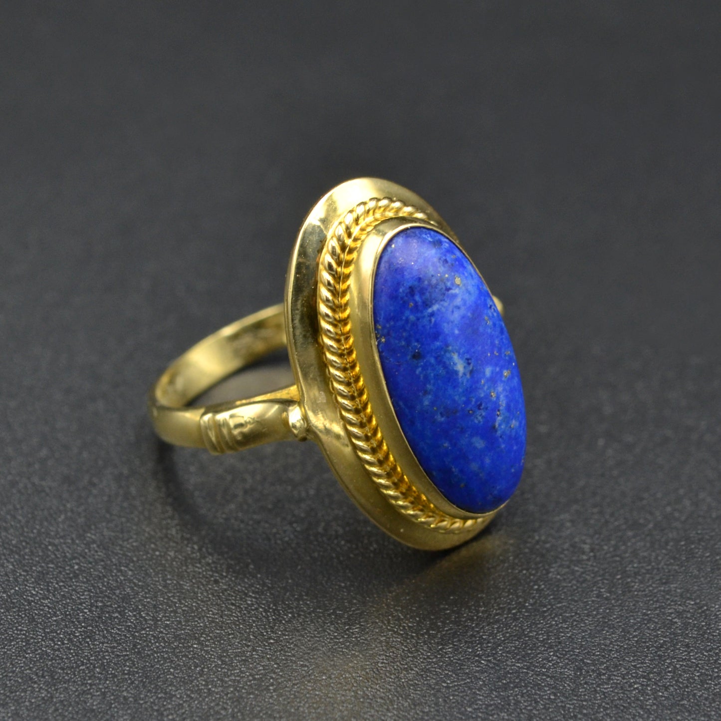 Vintage Lapis Lazuli Cabochon and 18k Gold Ring