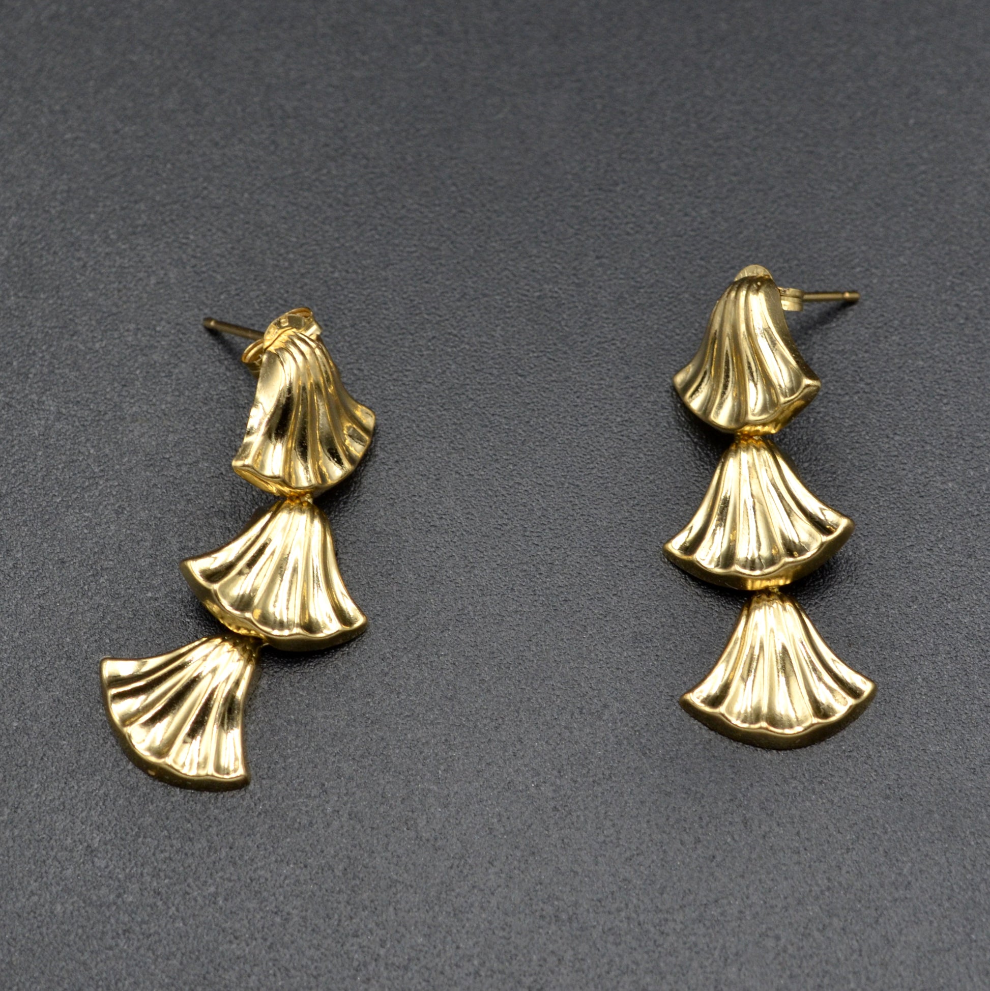 Vintage 14k Gold Lotus Flower Dangle Earrings