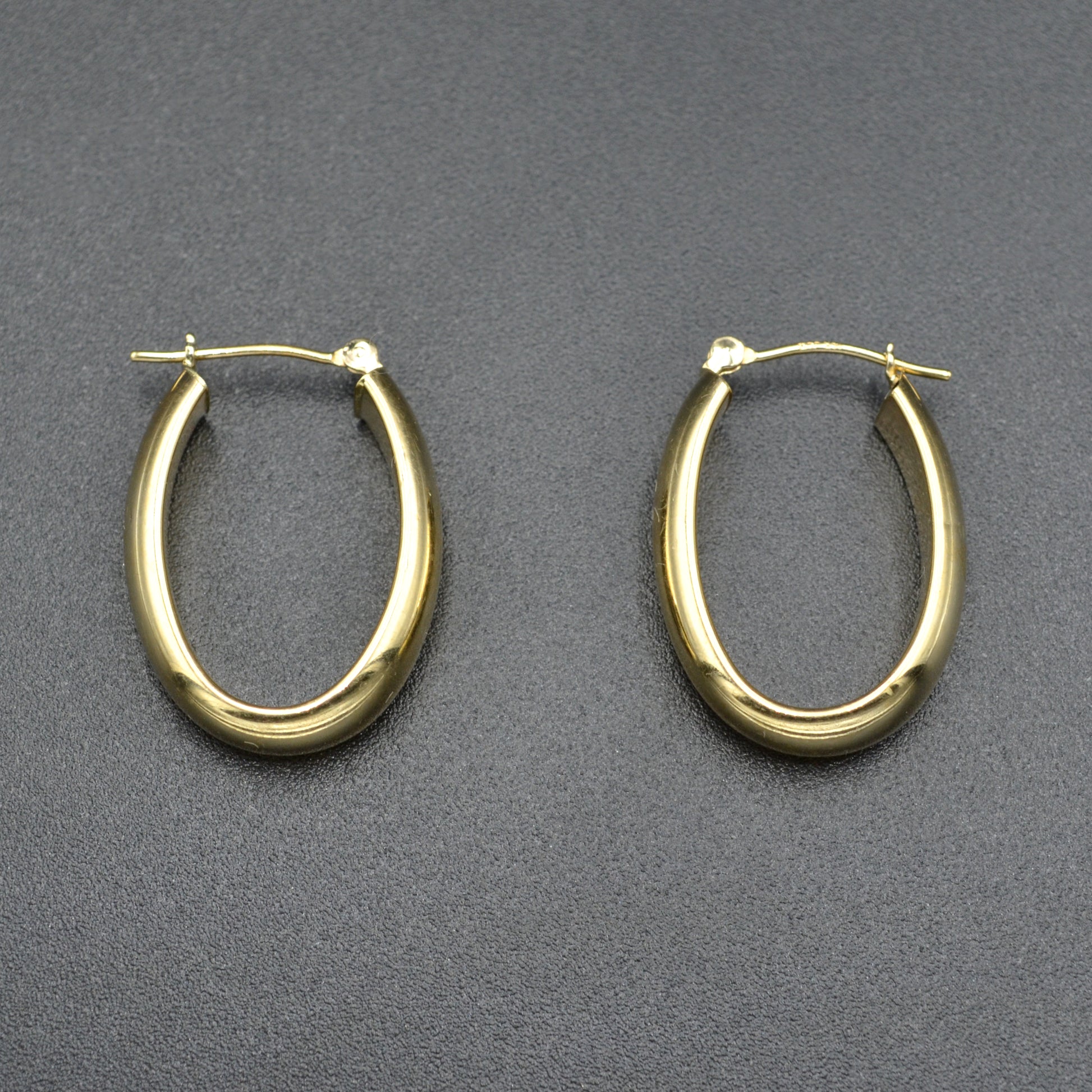 Vintage 14k Gold Oval Hoop Earrings