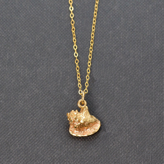 Vintage 14k Gold Seashell Pendant Necklace