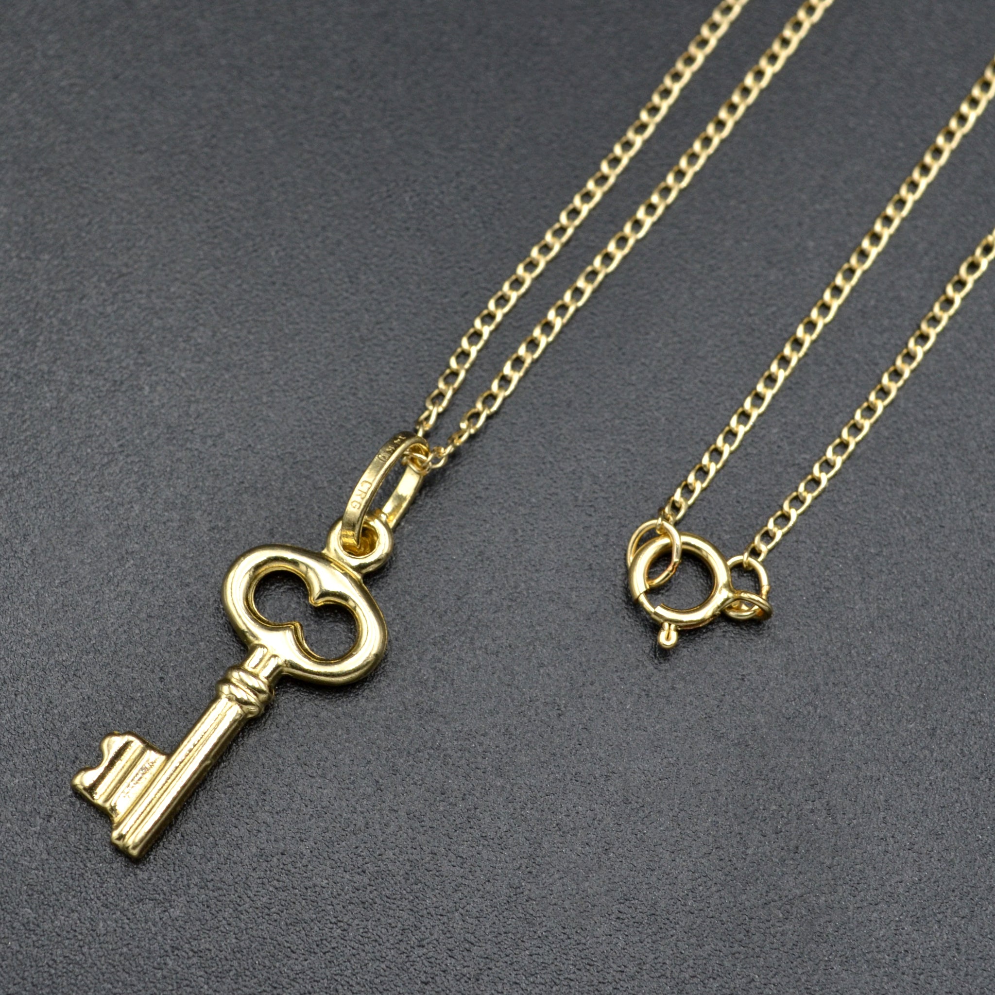 Fashion Vintage AU750 18K Gold Filigree Skeleton Key Pendant Charm