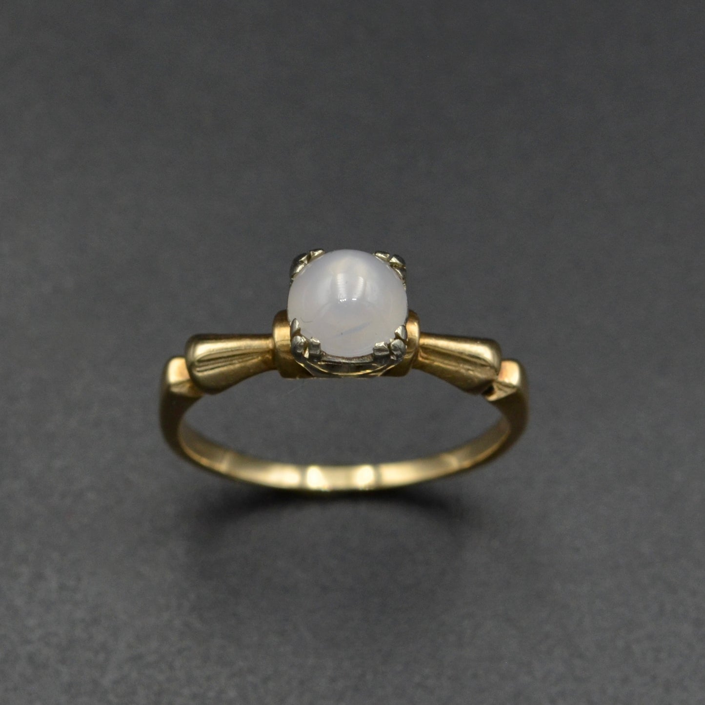 Vintage Star Sapphire and 14k Gold Ring