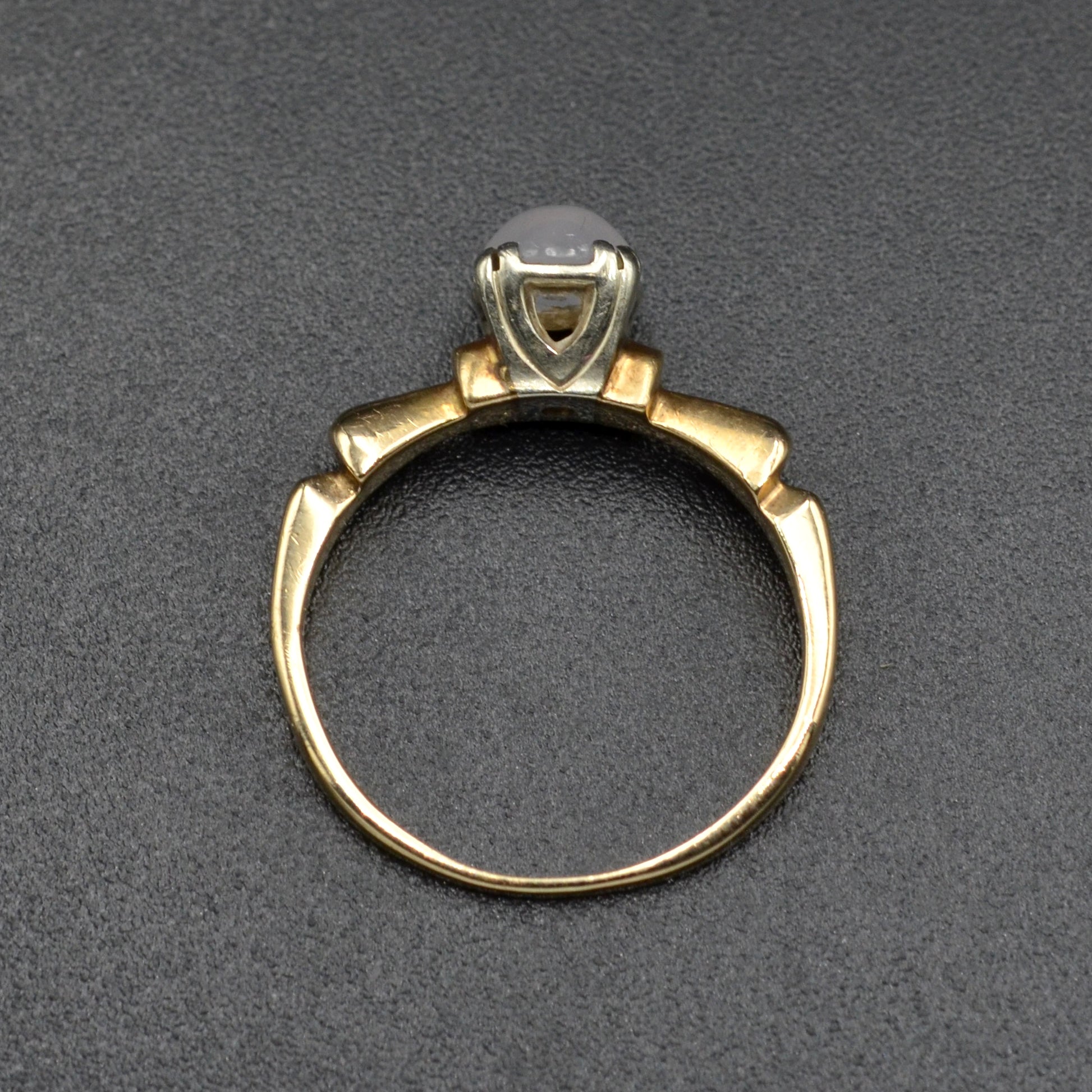 Vintage Star Sapphire and 14k Gold Ring