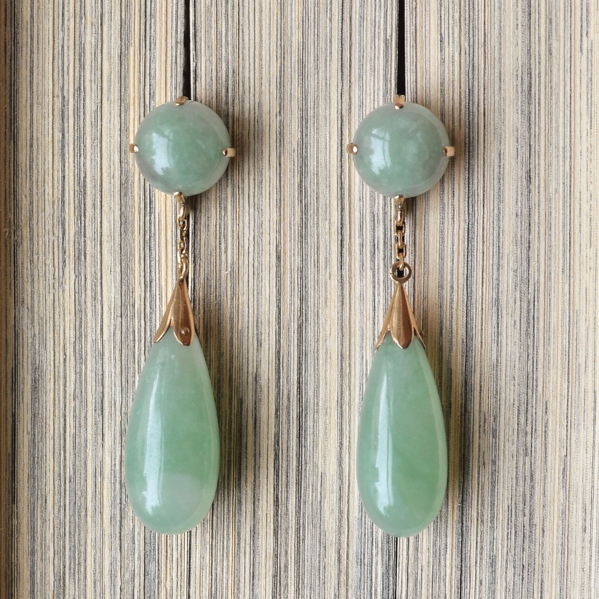 Vintage Jadeite Jade and 14k Gold Drop Earrings