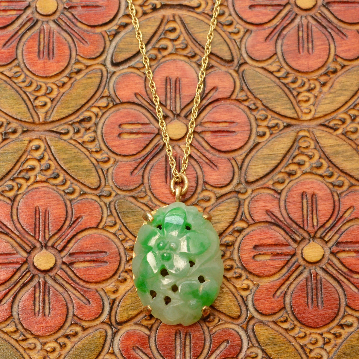 Vintage Carved Jade and 14 Karat Gold Necklace