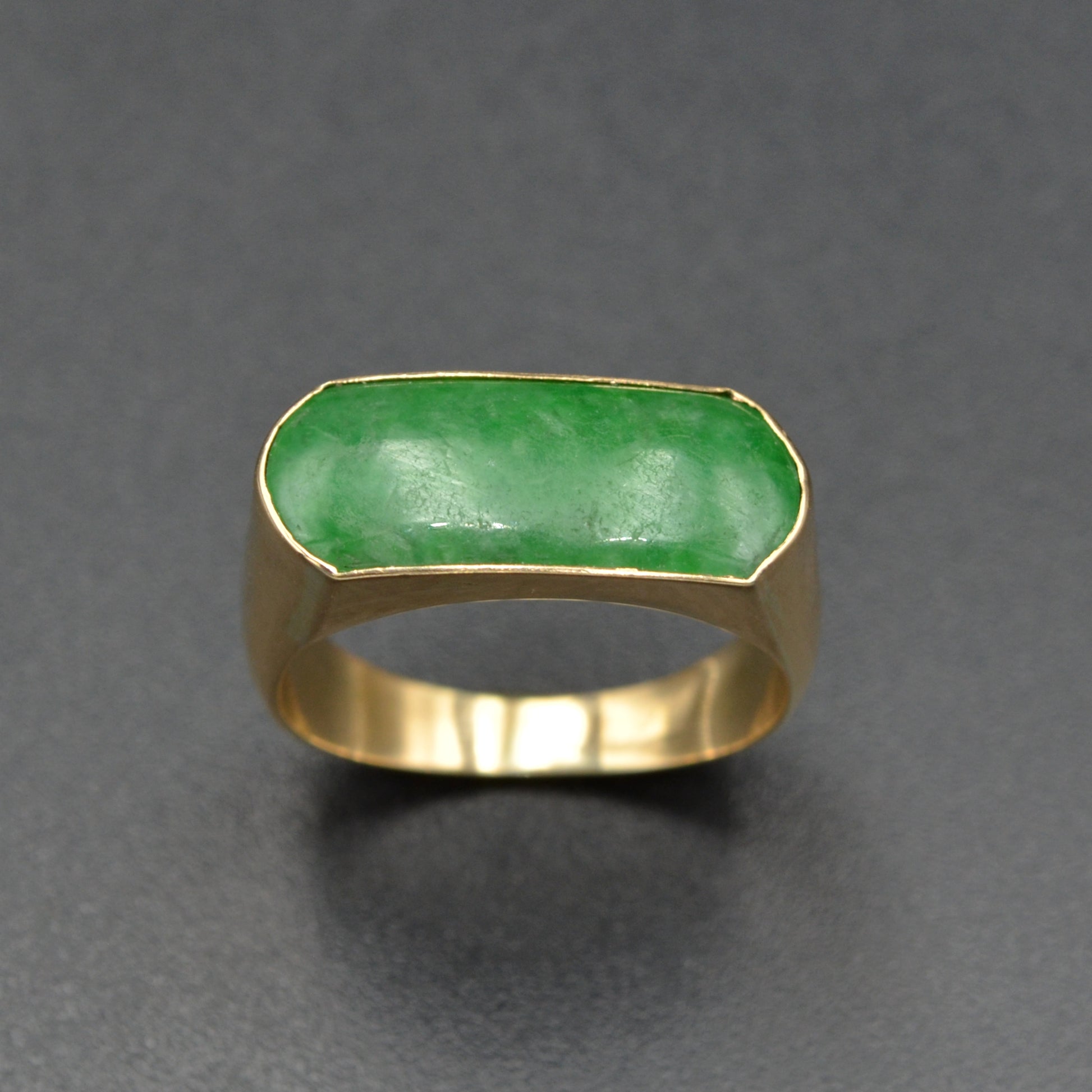 Vintage Jadeite Jade and 18k Gold Saddle Ring
