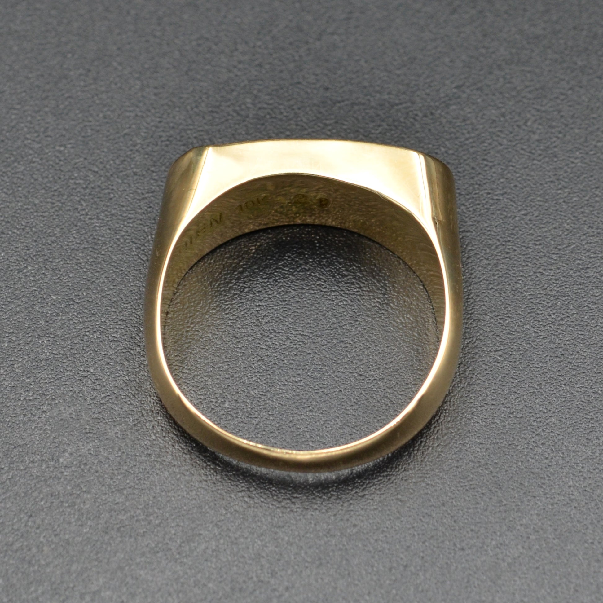 Vintage Jadeite Jade and 18k Gold Saddle Ring