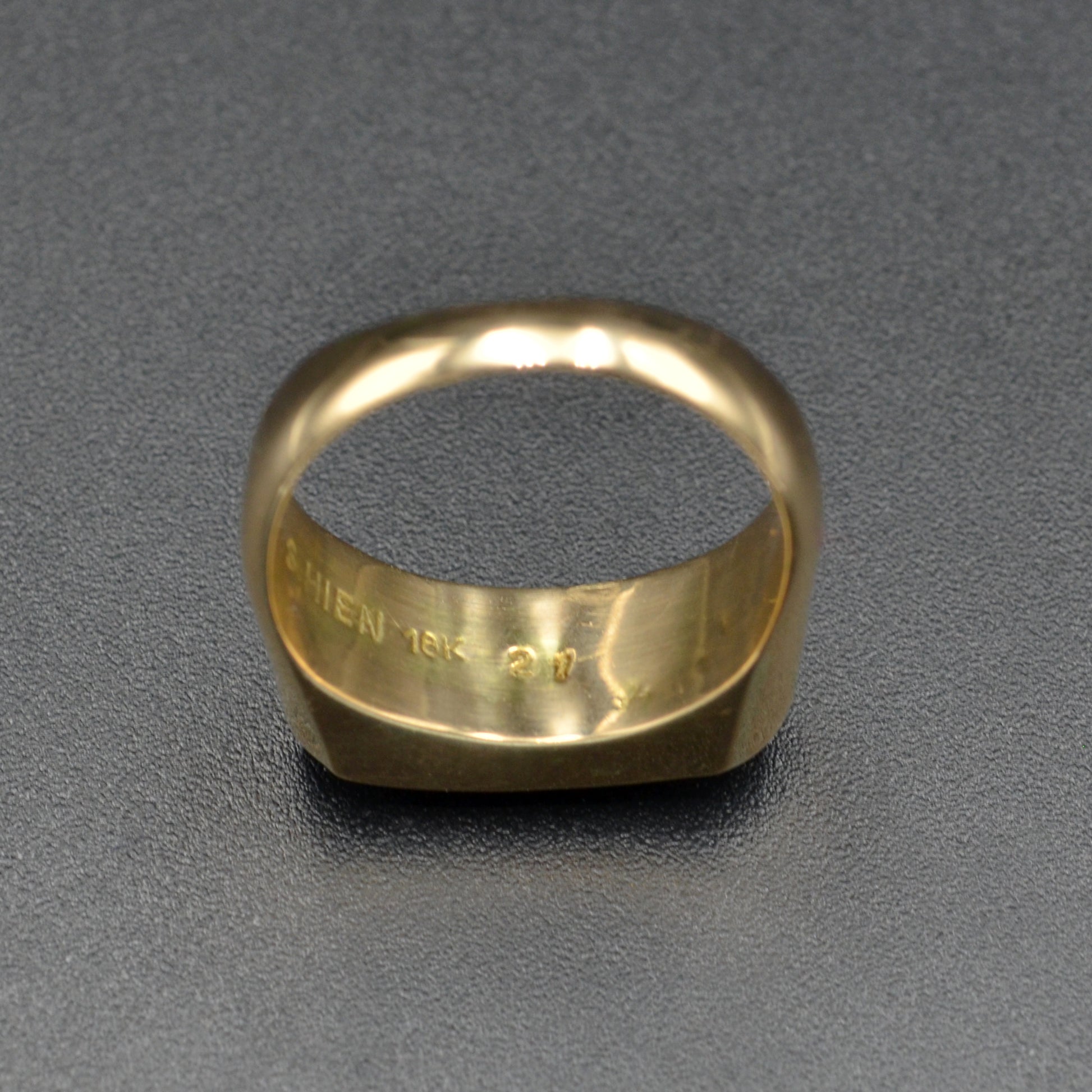 Vintage Jadeite Jade and 18k Gold Saddle Ring