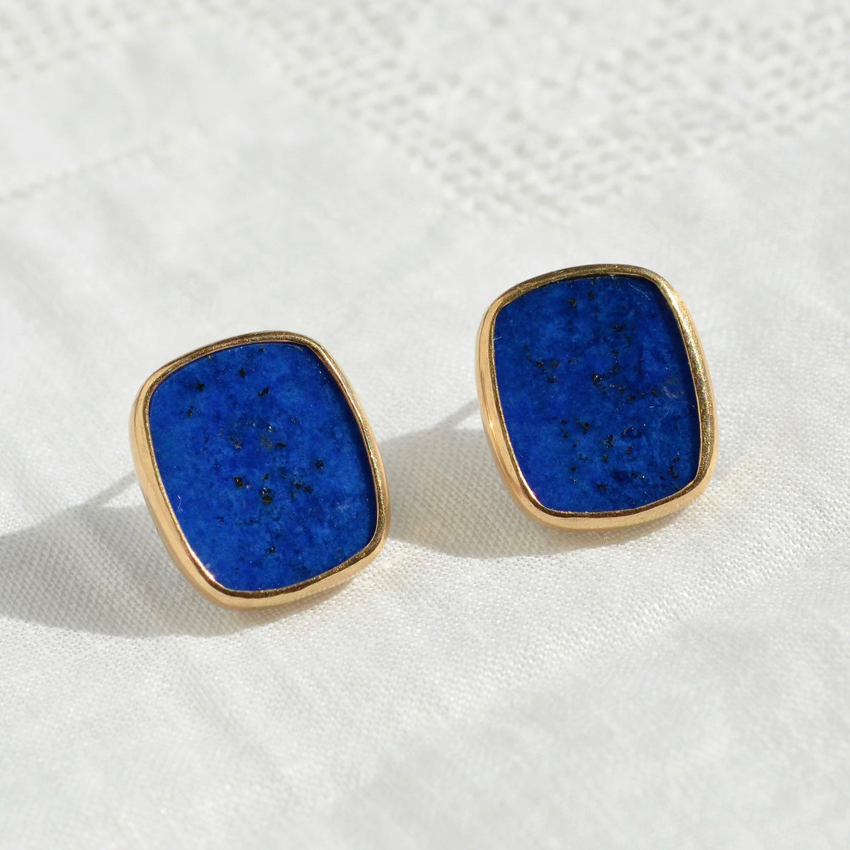 Vintage Lapis Lazuli and 14 Karat Gold Earrings