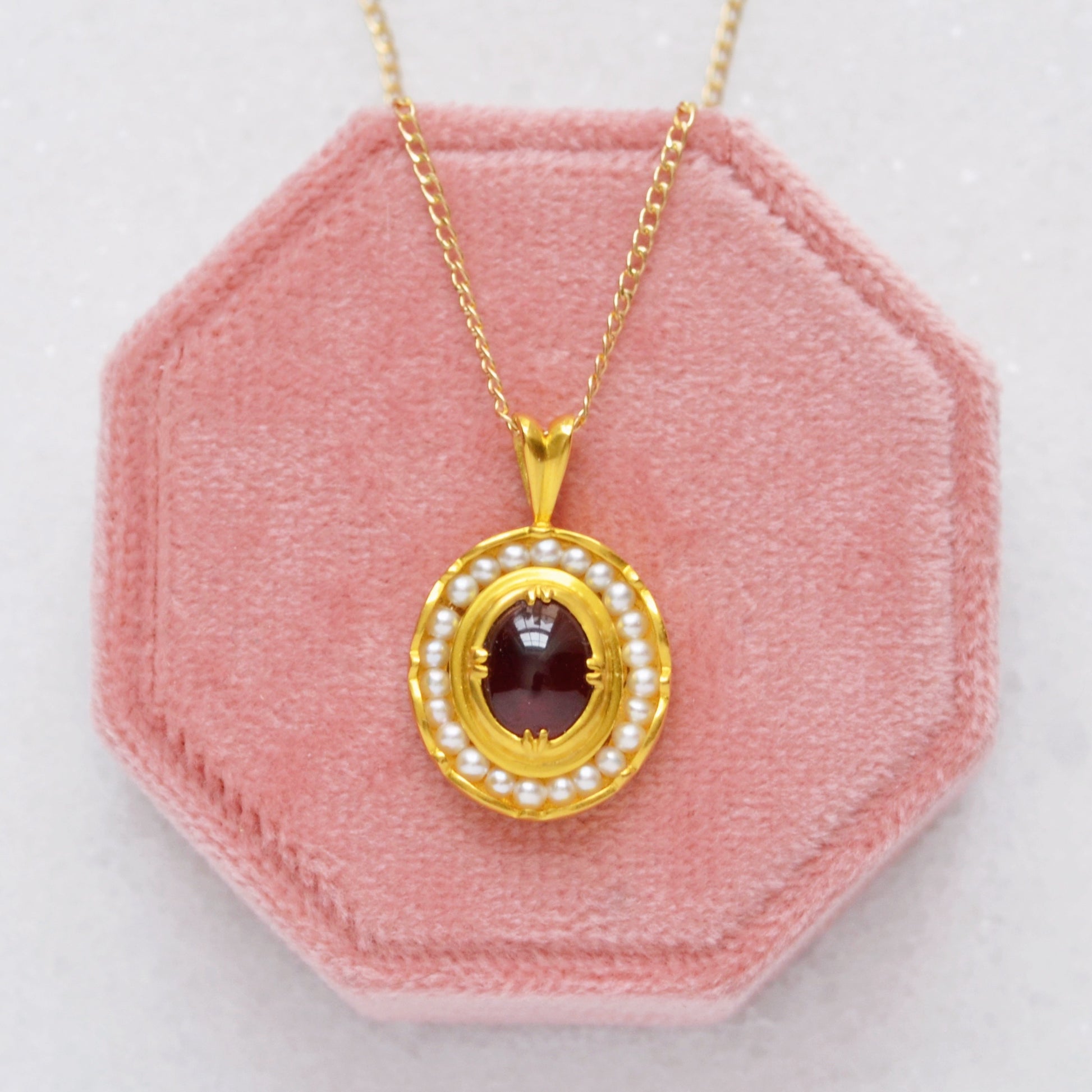 Vintage MMA 14k Gold, Garnet And Pearl Pendant Necklace