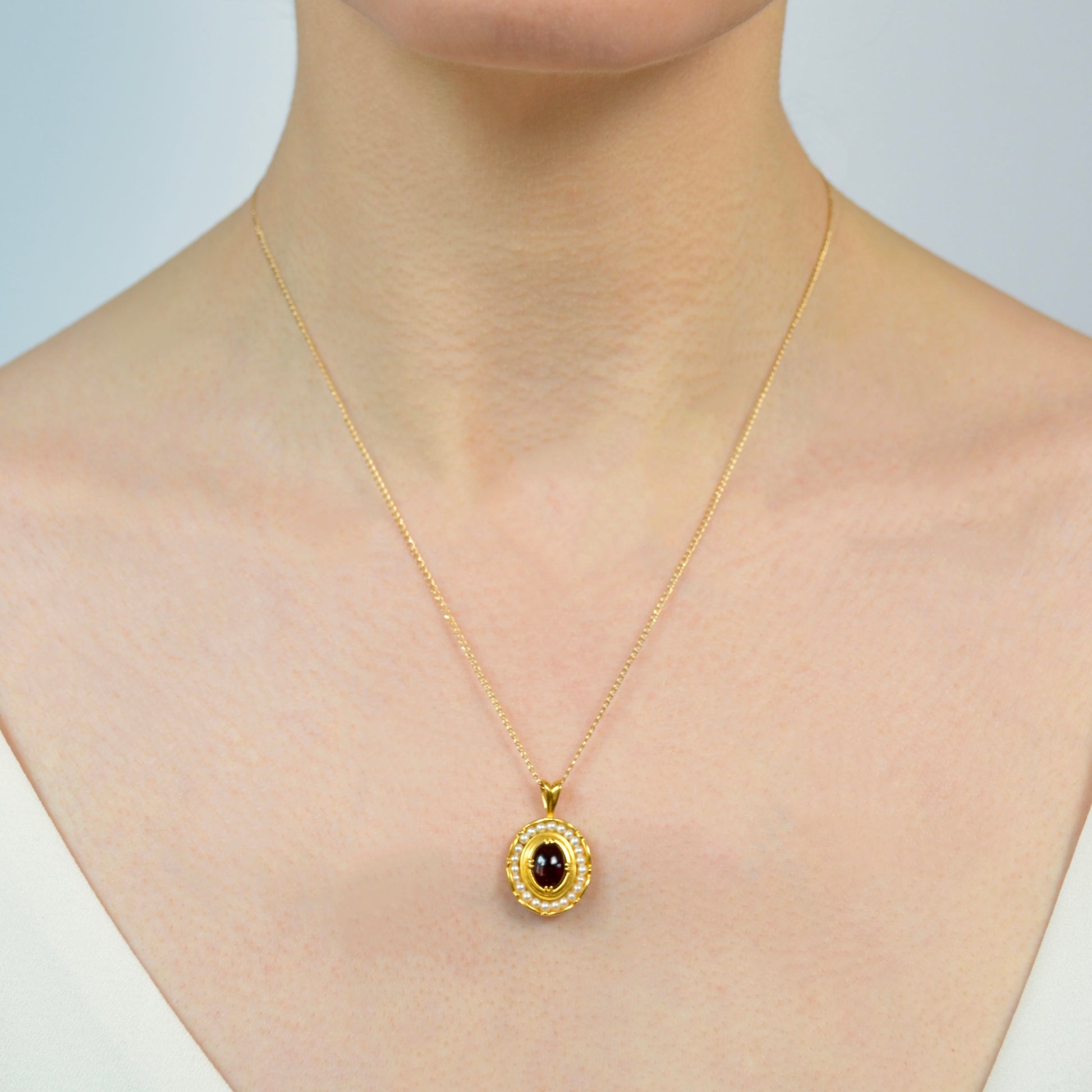 Vintage MMA 14k Gold, Garnet And Pearl Pendant Necklace