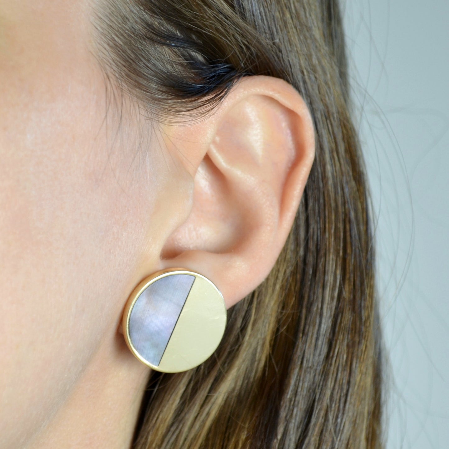 Vintage 14k Gold And Mother Of Pearl Half Moon Post Earrings