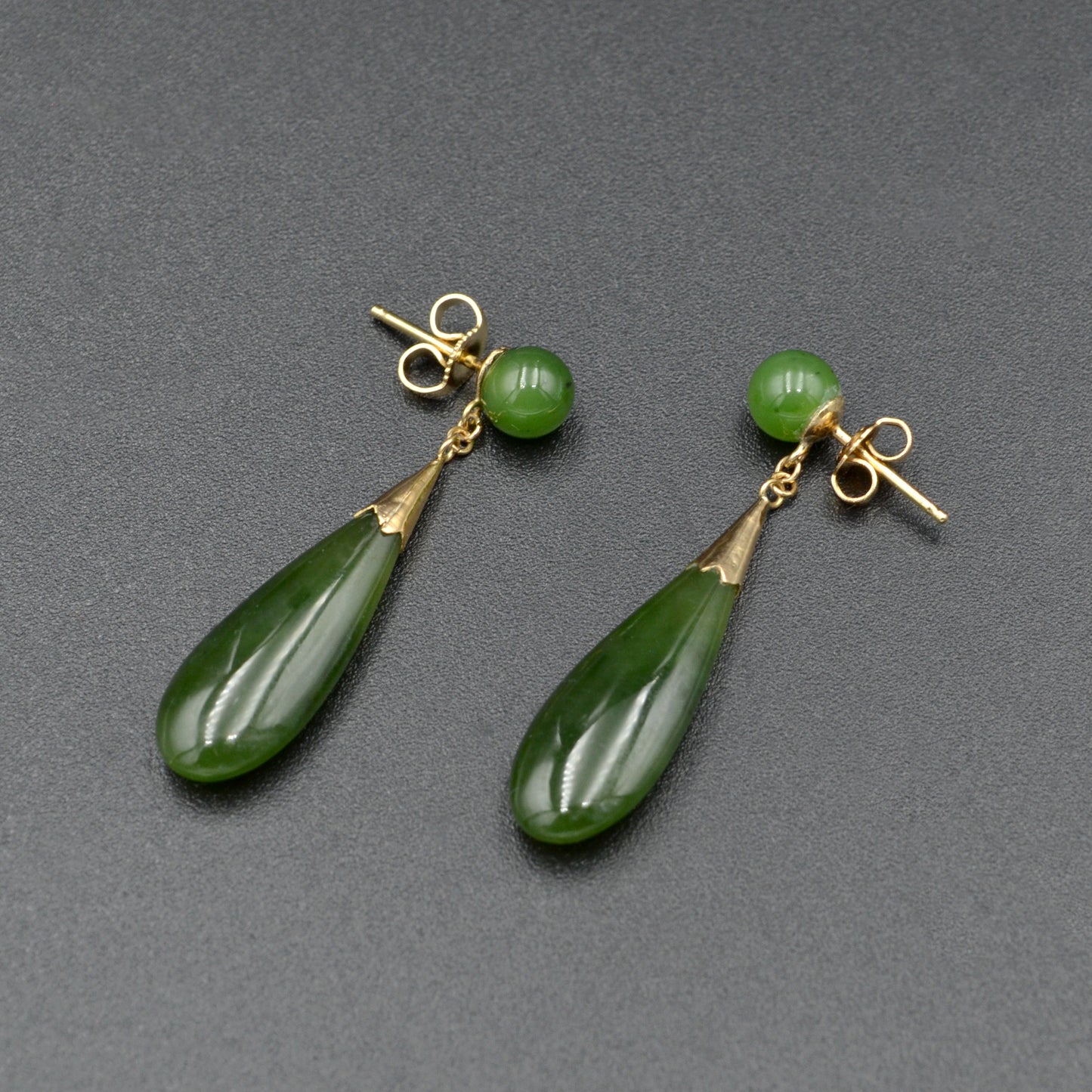 Vintage Nephrite Jade and 14k Gold Drop Earrings
