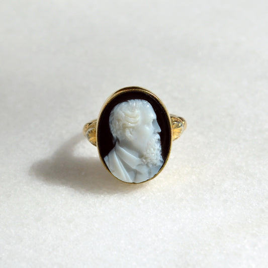 Antique Banded Onyx Cameo Portrait Ring in 14k Gold