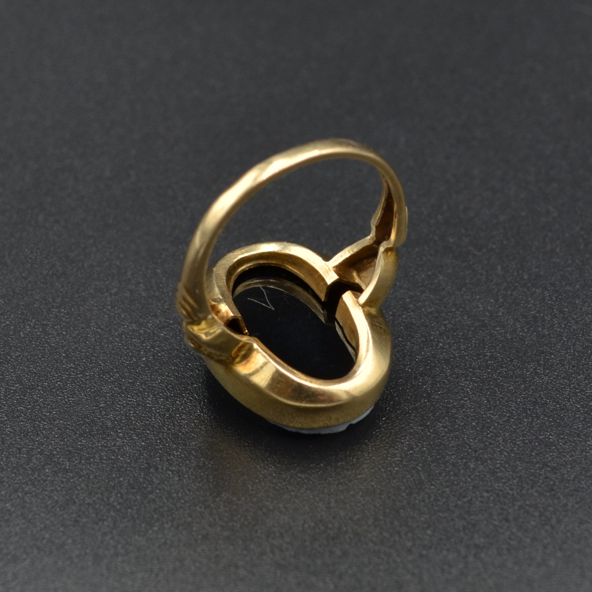 Antique Banded Onyx Cameo Portrait Ring in 14k Gold