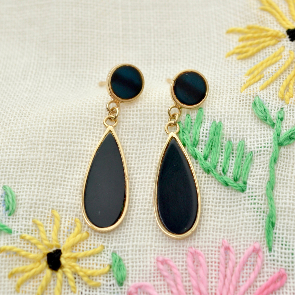Vintage 14 Karat Gold and Black Onyx Drop Earrings
