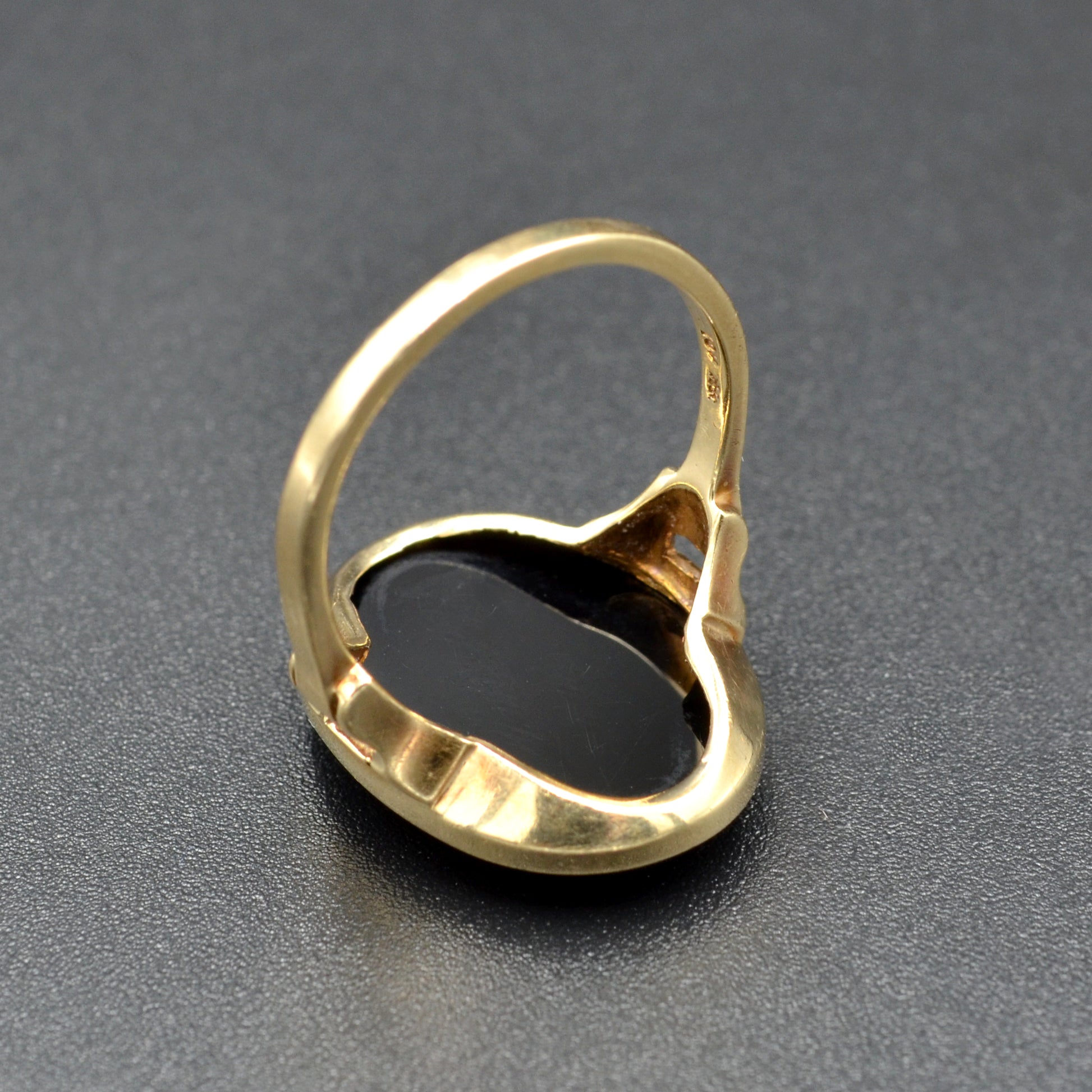 Vintage Black Onyx Medusa Intaglio Ring in 10k Gold