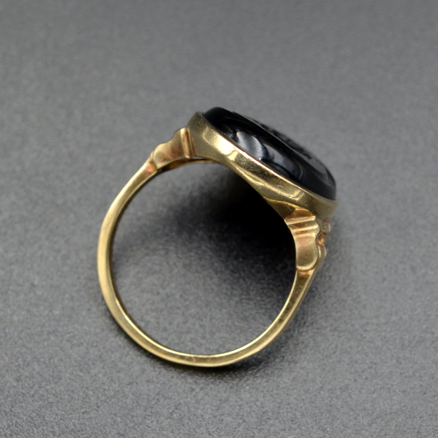 Vintage Black Onyx Medusa Intaglio Ring in 10k Gold