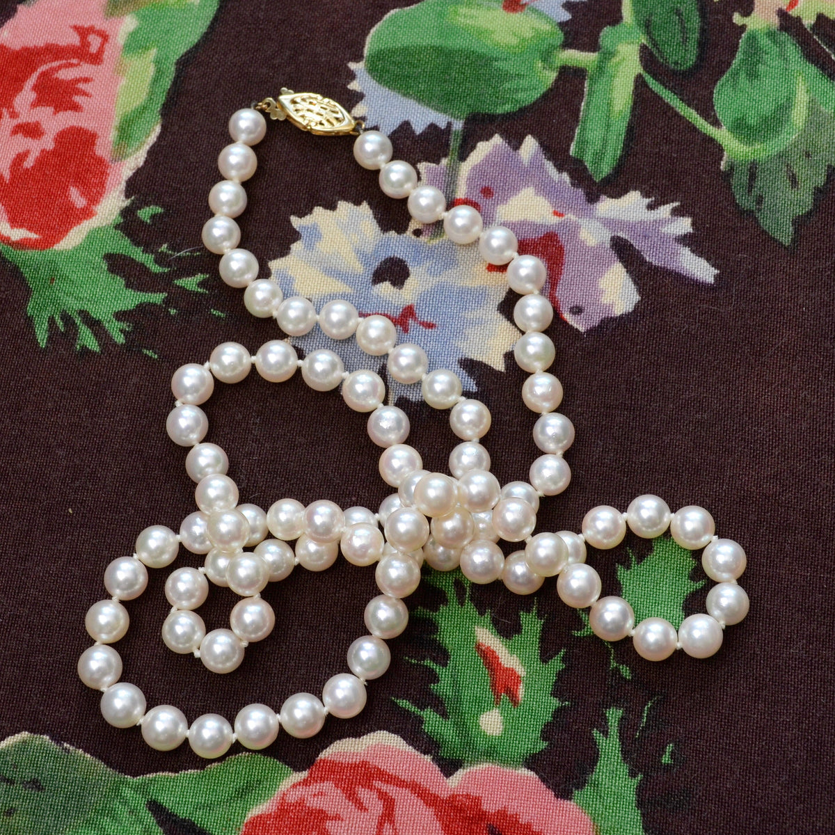 Vintage Cultured Pearl and 14 Karat Gold Necklace