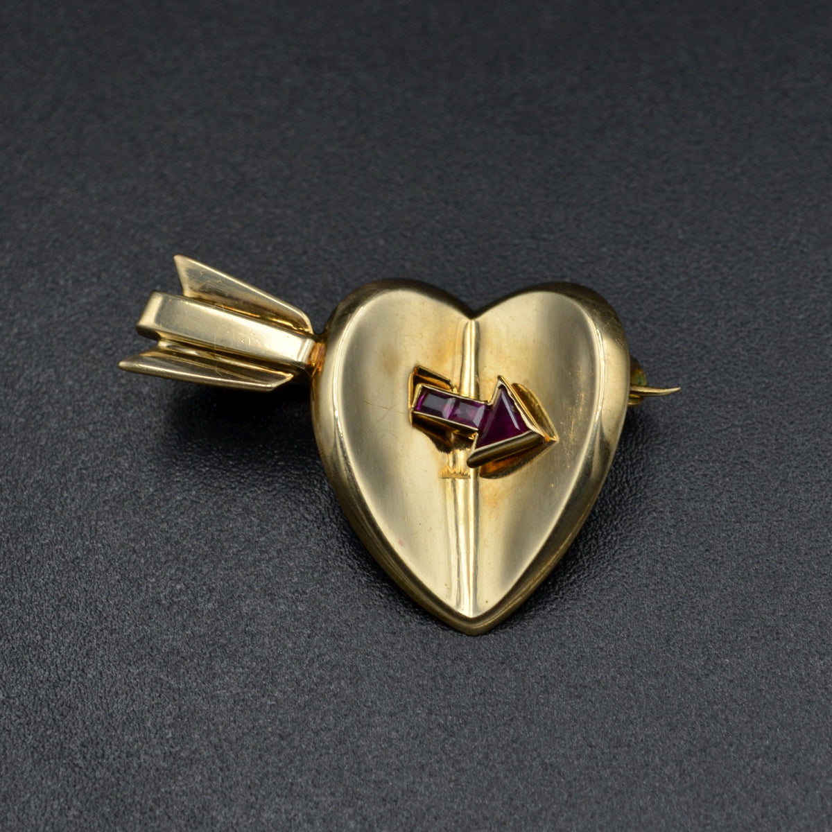 Retro 14 Karat Gold Heart and Arrow Ruby Brooch