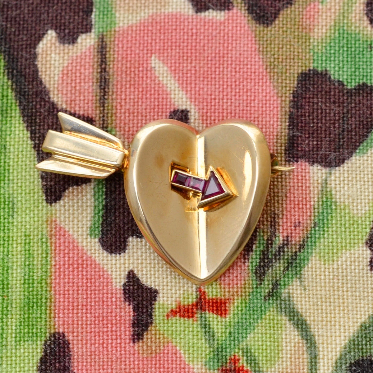 Retro 14 Karat Gold Heart and Arrow Ruby Brooch