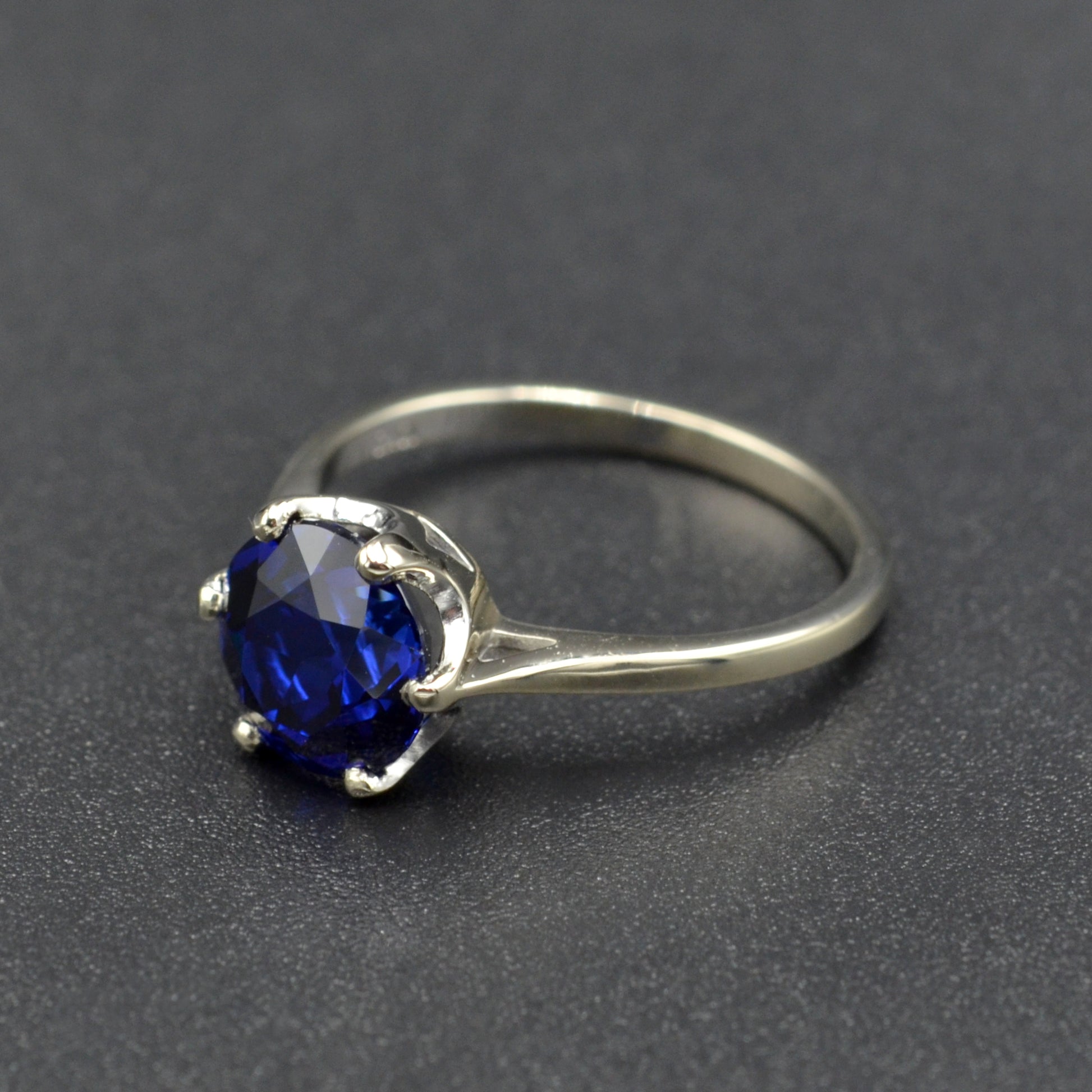 Lab Grown (Synthetic) Sapphire and 10k White Gold Solitaire Ring