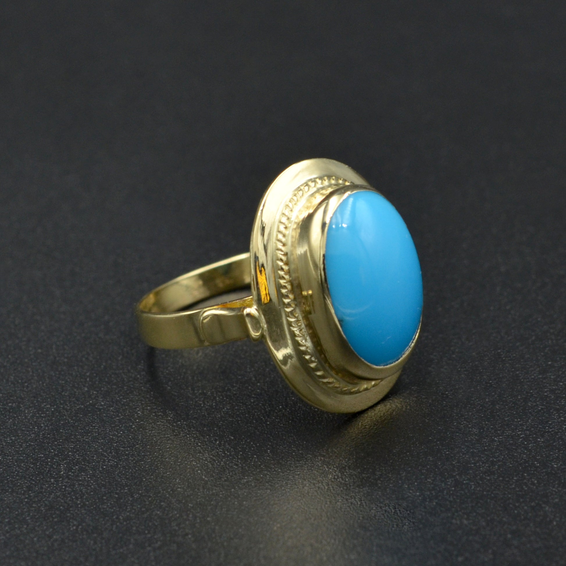 Vintage Turquoise and 14k Gold Ring