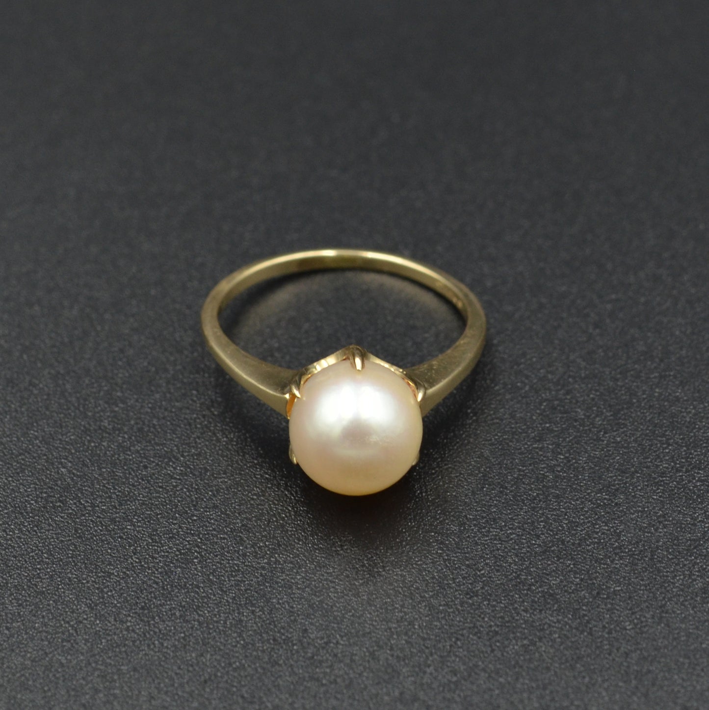 Vintage 14k Cream Colored Pearl Solitaire Ring