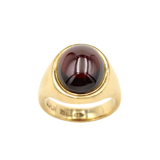 Vintage Garnet Cabochon and 9k Gold Ring