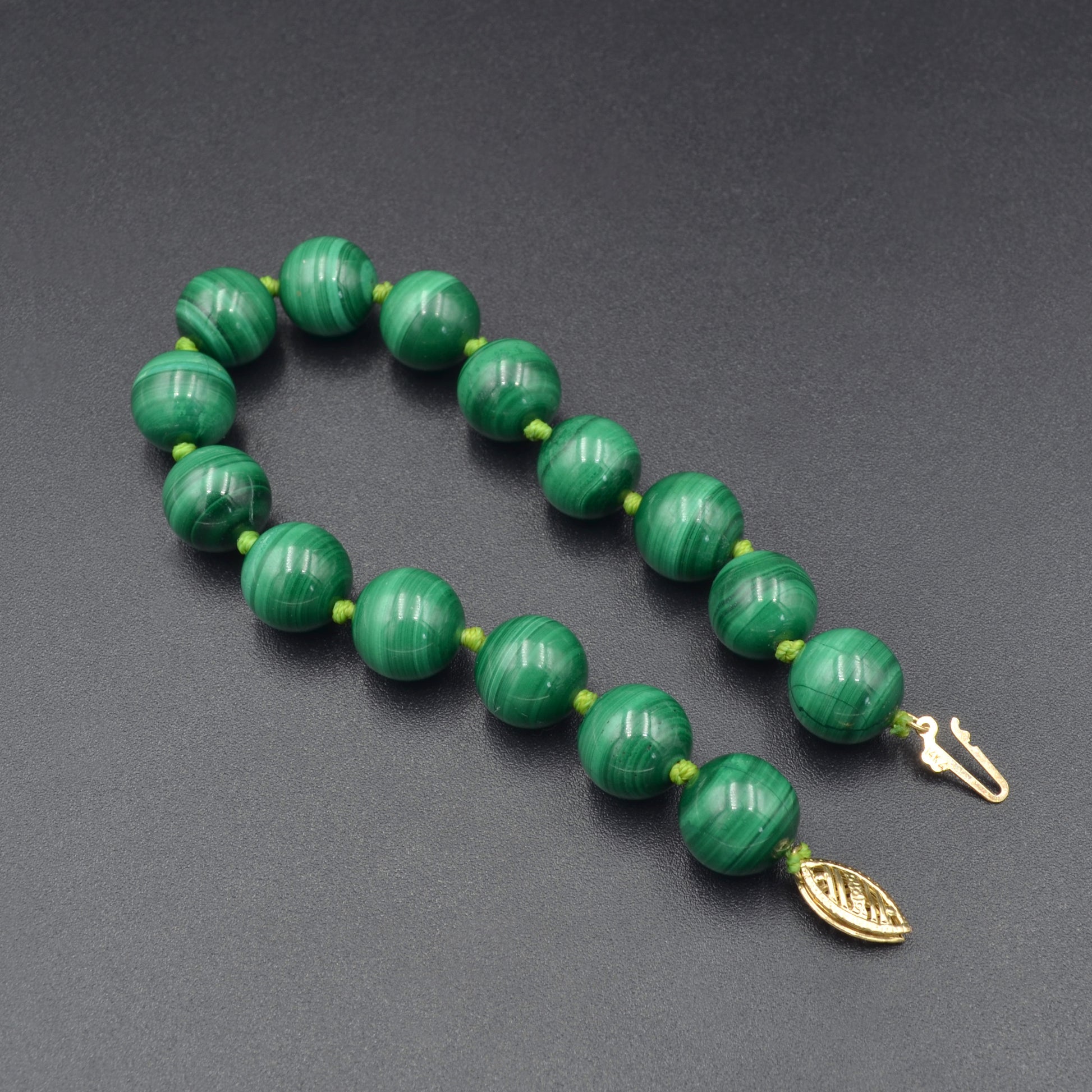 Vintage 14k Gold and Knotted Malachite Beaded Bracelet