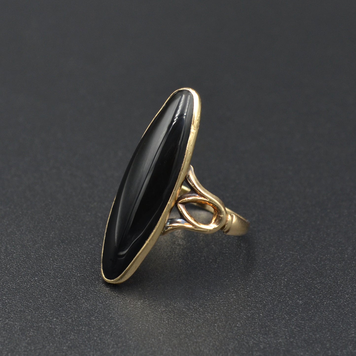 Vintage Egyptian Revival Black Onyx and 10k Gold Ring