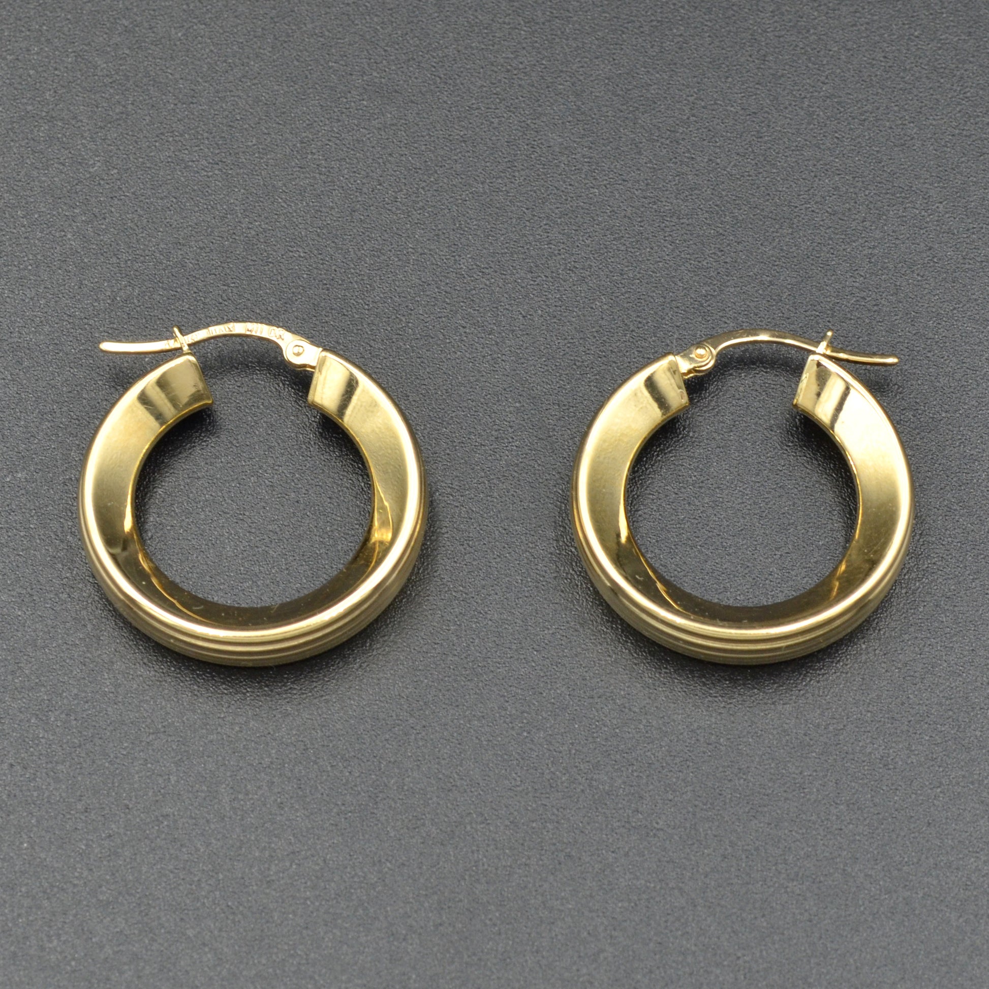 Ridged 14k Gold Vintage Milor Hoop Earrings